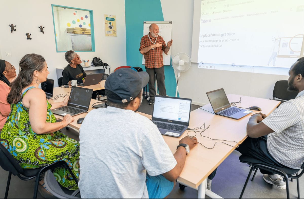 Emmaüs connect lance des parcours emploi de 50h
