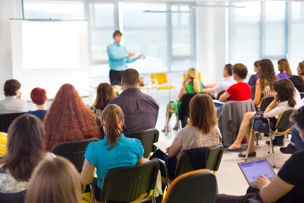 Formation compétences numériques et maîtrise de la langue : accompagner de l’« urgence » à l’« autonomie»